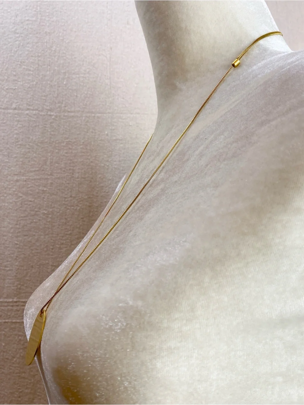 Madewell Circle Pendant Necklace w Dust Bag - Picture 5 of 7